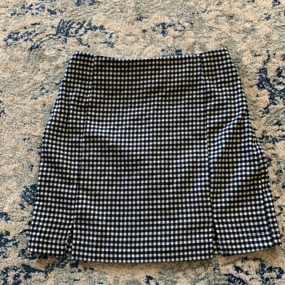 Black and white checker print mini skirt